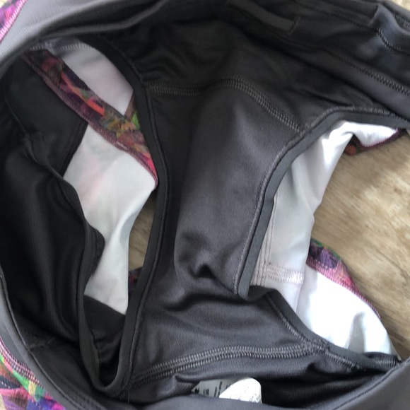 NWT Lululemon Speed Up Short Vivid Floral Tone Multi/Graphite Grey Size 4 - Picture 11 of 11